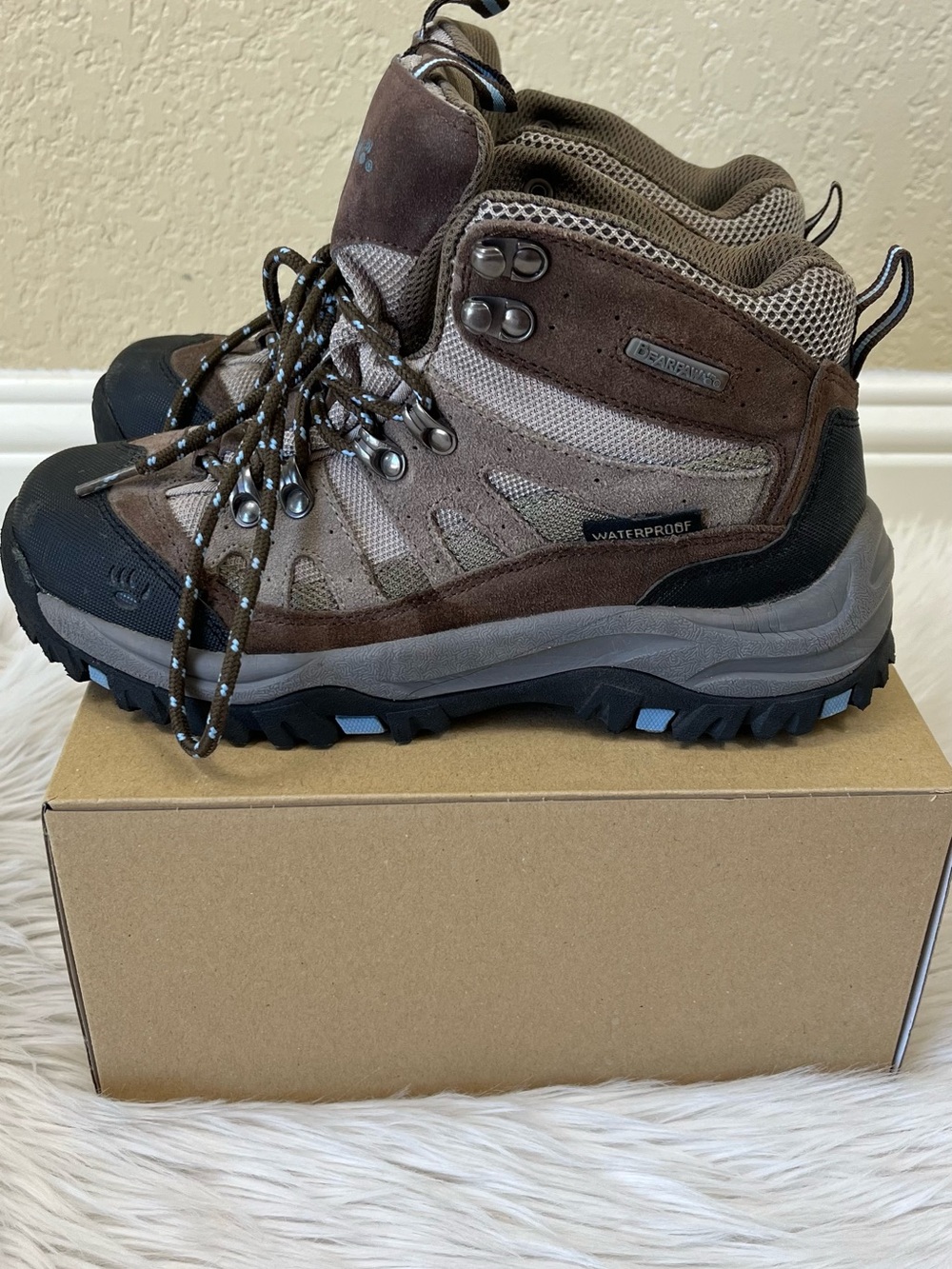 Bearpaw hiking boots, waterproof brown size 7 - Picture 5 of 13